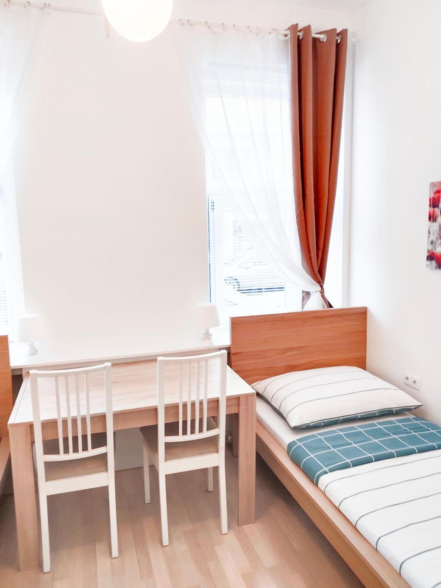 Favorit-rooms Direkt Metro-u1 Connection To Centralstation And City-center Wien